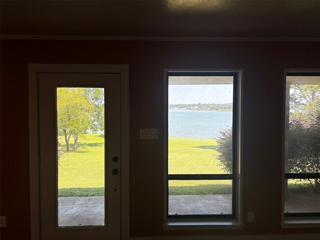 Building Photo - 377 Burke St