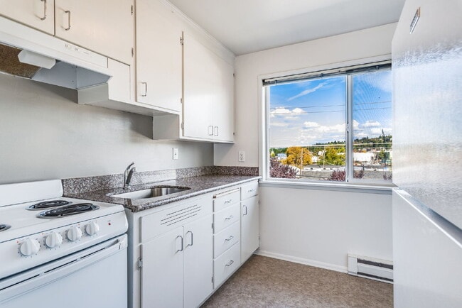 Building Photo - 3471 6th Ave NW