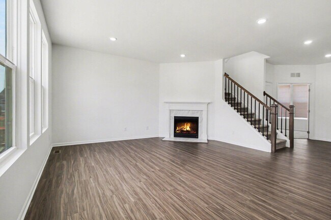 Building Photo - 832 Kuss Dr