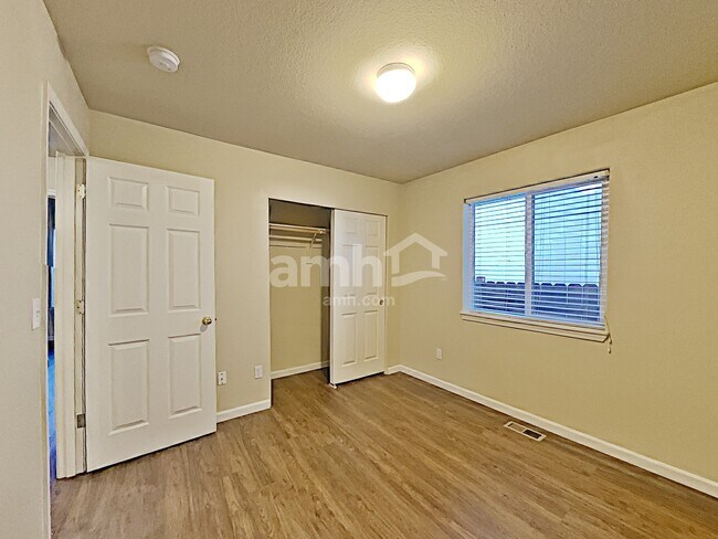 Building Photo - 13269 SE Piper Dr