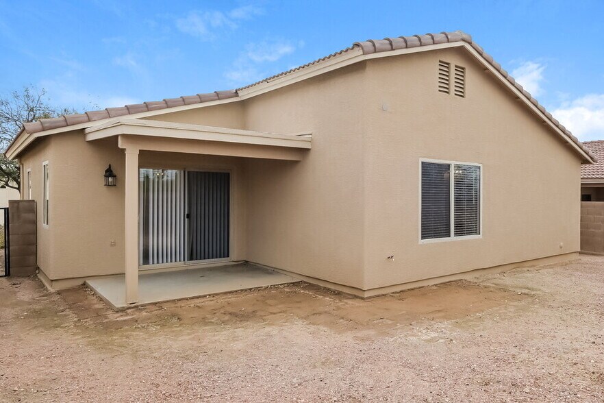 Building Photo - 422 W Tara Danette Dr