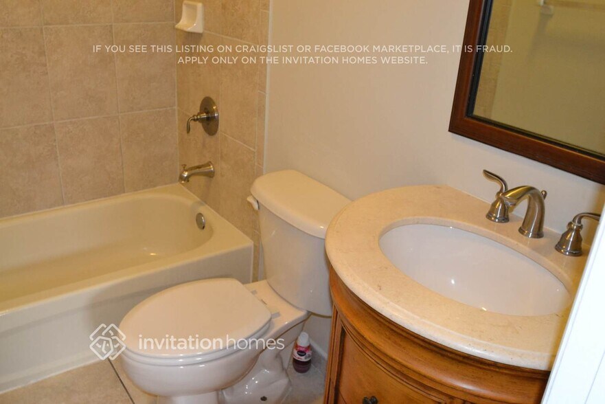 Building Photo - 3720 SW 69th Ave