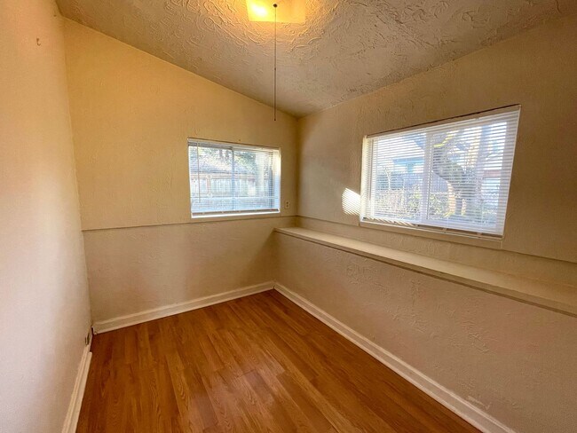 Building Photo - Spacious Boise Duplex with Outdoor Space and Basement Storage