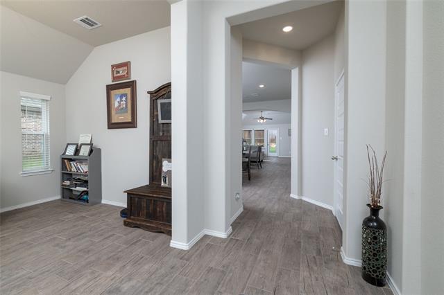 Building Photo - 233 Gardenia Dr