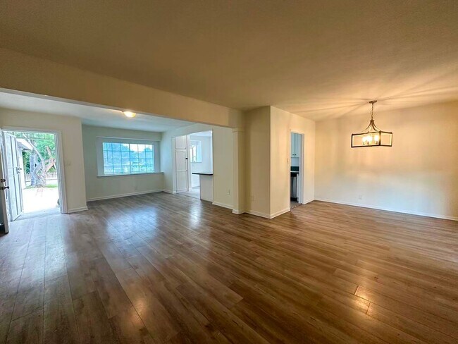 Building Photo - Comfort, Style & Convenience in Hacienda Heights