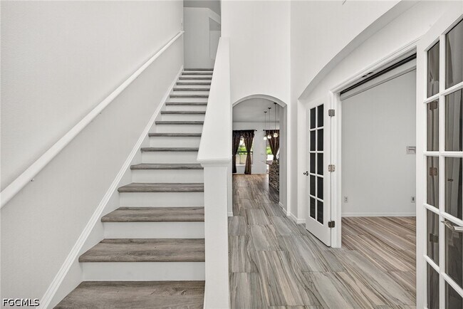 Building Photo - 2858 Via Campania St