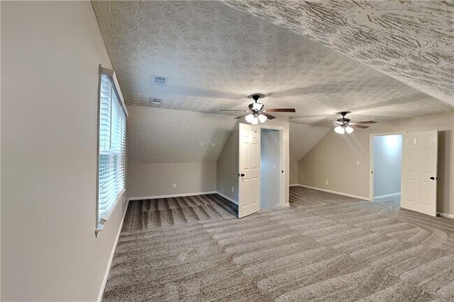 Building Photo - 1463 Shadowrock Heights
