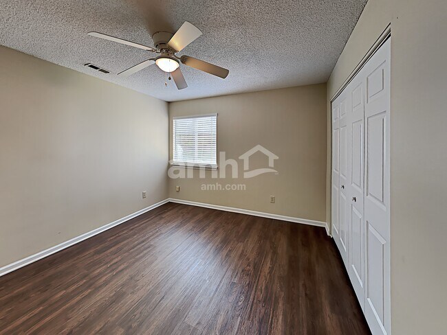 Building Photo - 9319 Cedar River Rd