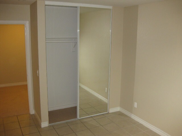 Building Photo - 1845 Bayview Heights Dr
