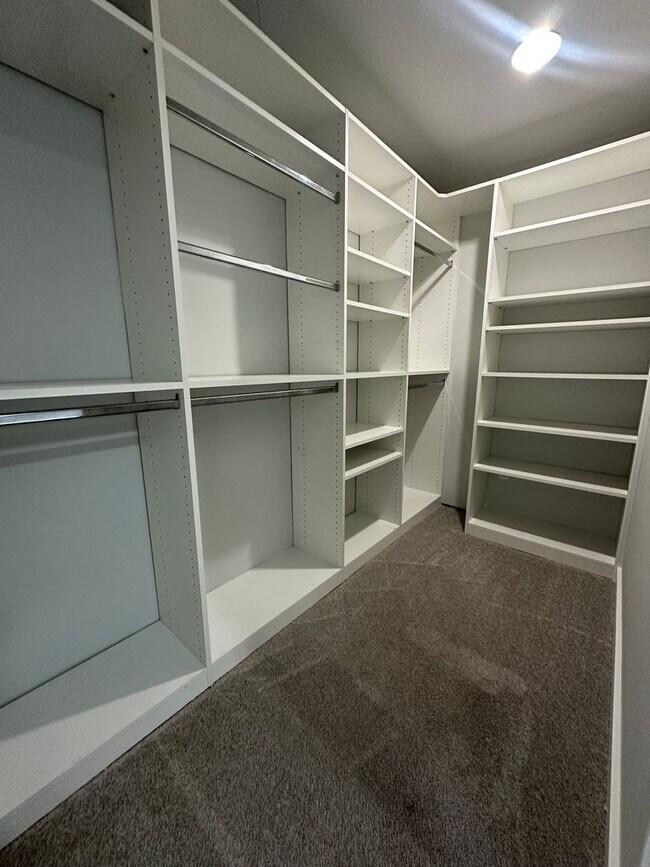 Building Photo - Beautiful 4 Bedroom 3 Bathroom Home in Everett!