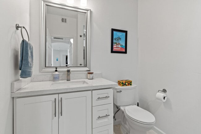 Building Photo - 14000 N 94th St