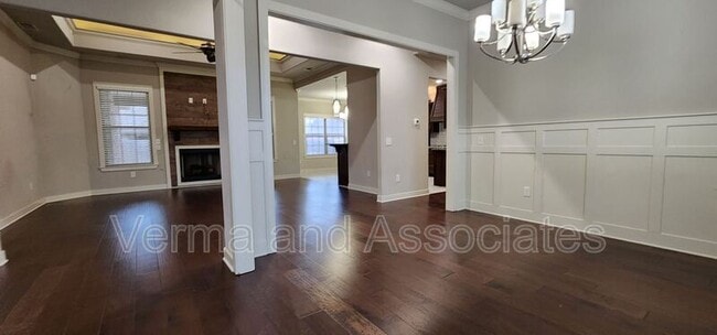 Building Photo - 3200 SW Hazelnut Ave