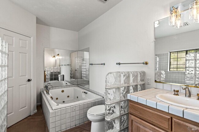 Building Photo - 6578 Oak Leaf Ct