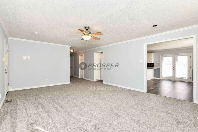 Building Photo - 1082 Hampton Rd