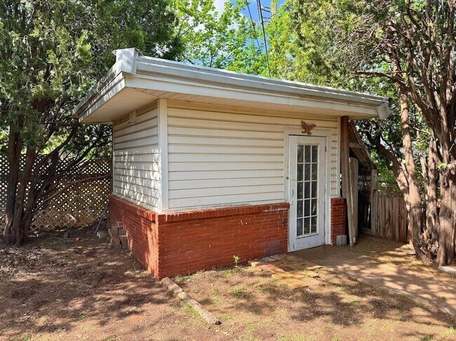 Building Photo - 4800 George St