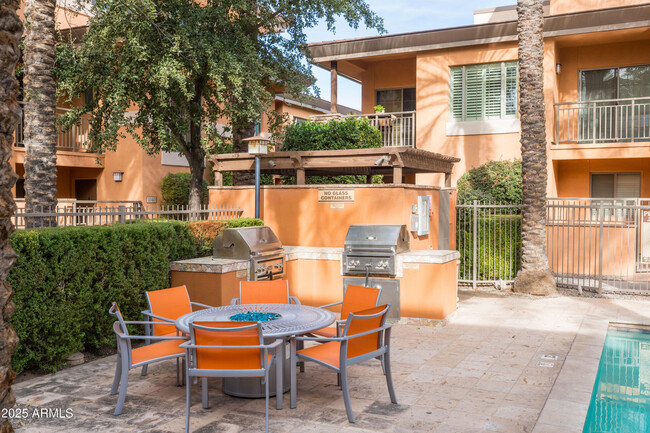 Building Photo - 6940 E Cochise Rd