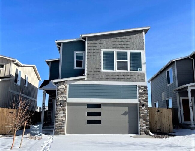 Building Photo - BRAND NEW HOME MINUTES FROM FORT CARSON AN...