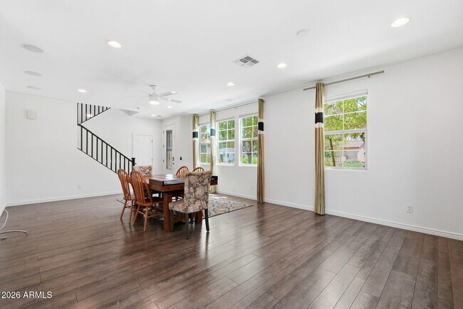 Building Photo - 464 N Ranger Trail