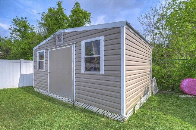 Building Photo - 17455 Garden Heath Ct