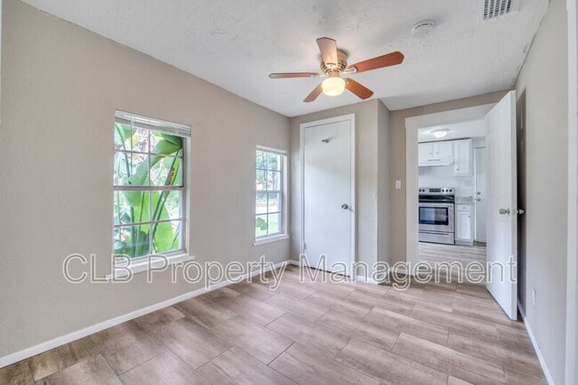 Building Photo - 735 Marion St