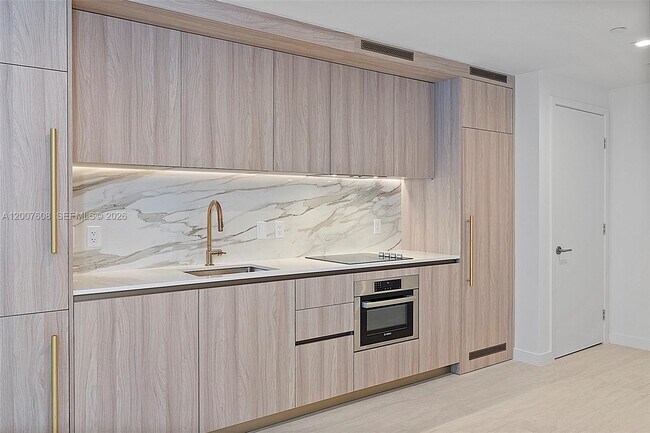 Building Photo - 77 SE 5th St