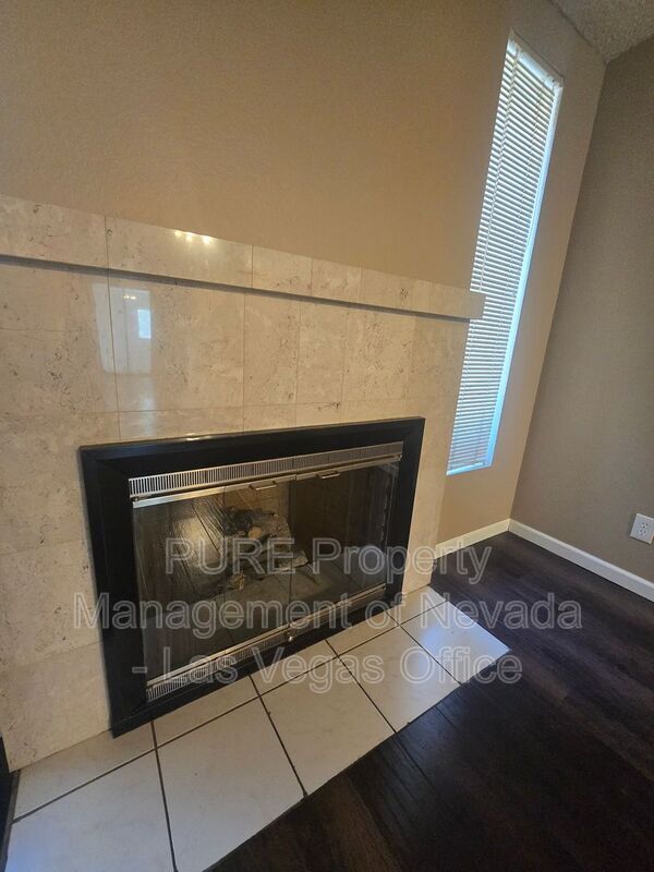 Building Photo - 4270 Rollingstone Dr