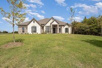 Building Photo - 1236 Jungle Dr