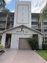 Building Photo - 550 SW 137th Ave