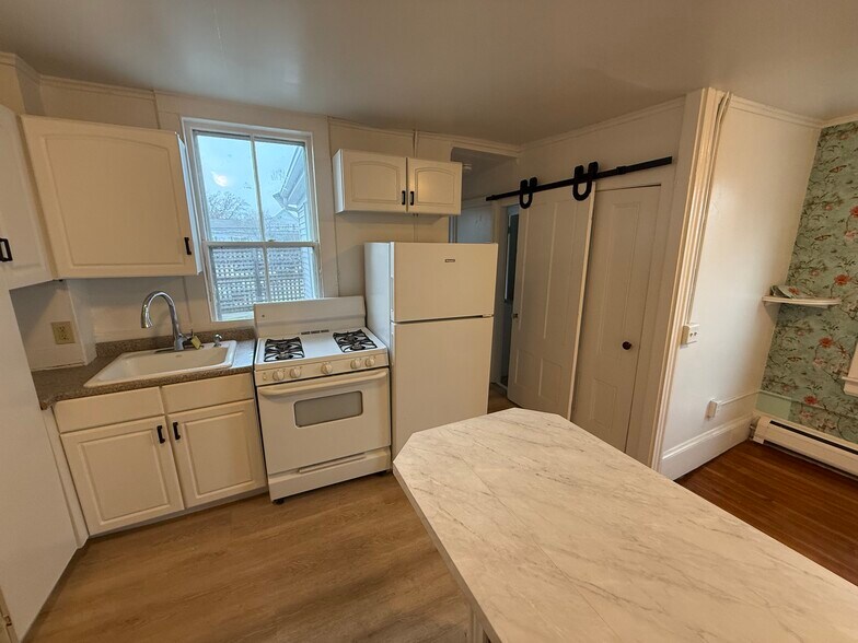 Building Photo - 18 Leyden St