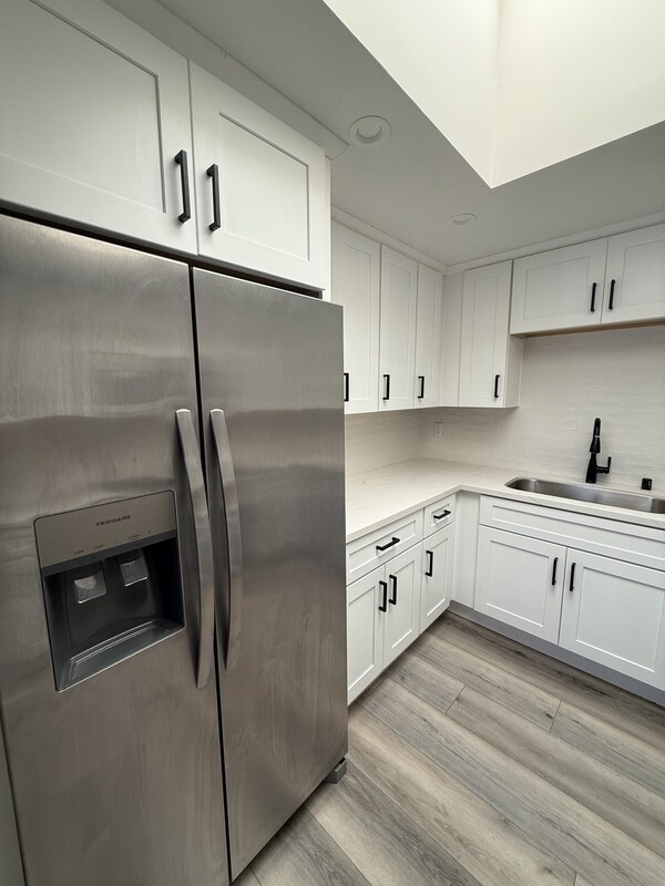 Building Photo - 7629 Girard Ave