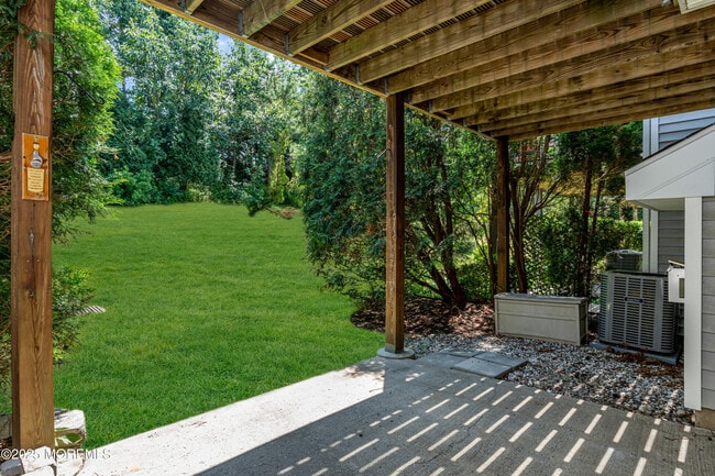 Building Photo - 318 Bernard Dr