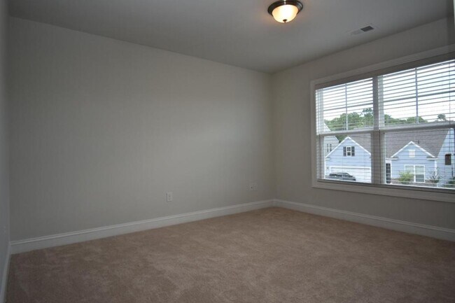 Building Photo - 2874 Scarecrow Way