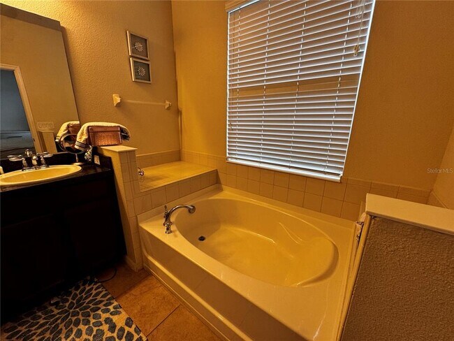 Building Photo - 4976 Millennia Green Dr