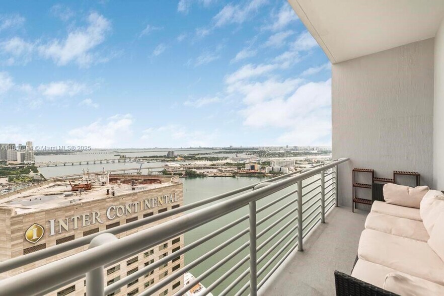 Primary Photo - 335 S Biscayne Blvd