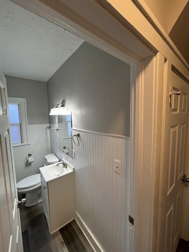 Building Photo - 4124 Larkwood Ave