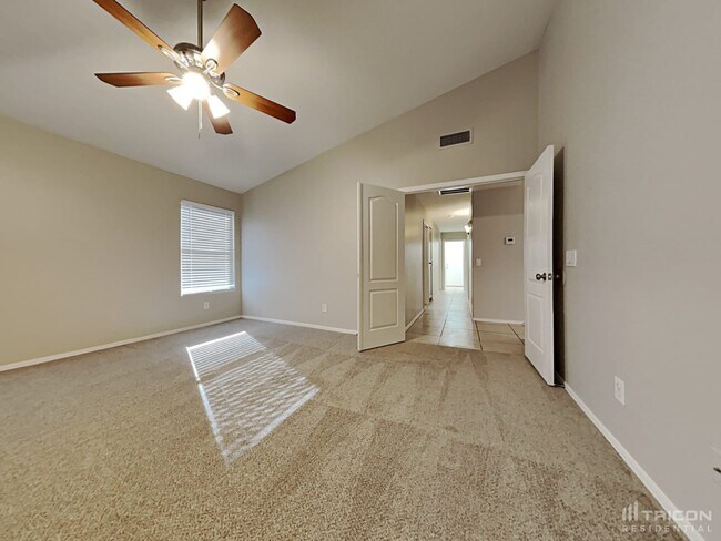 Building Photo - 1805 N 127th Dr