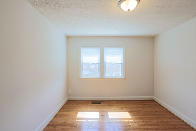 Building Photo - 5662 Kavon Ave