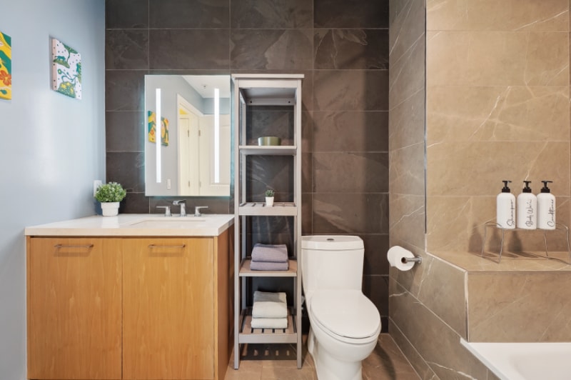 Building Photo - 400 S Broadway