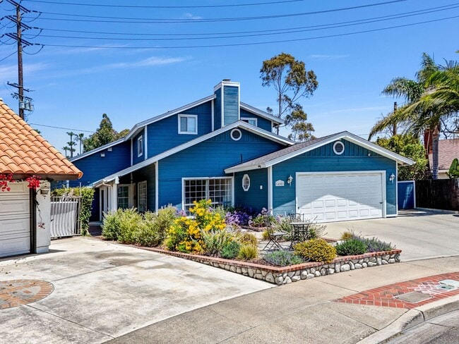 Building Photo - 14501 Wesfall Rd., Tustin CA 92780 5 BR, 3...