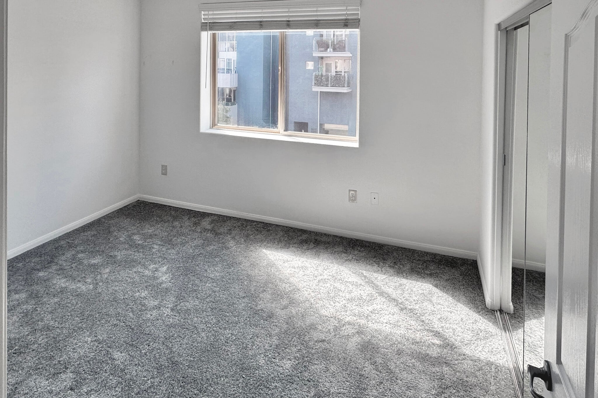 Building Photo - 235 Market St