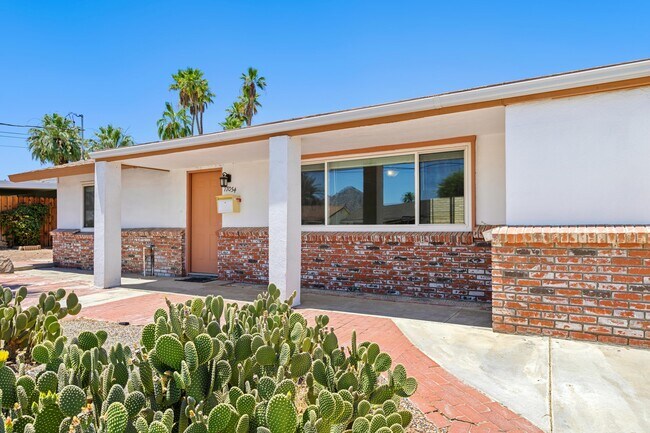 Building Photo - 77054 California Dr