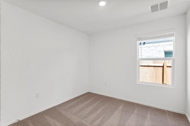Building Photo - 117 Imola St