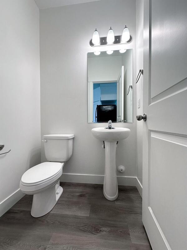 Building Photo - 911 W 1000 N