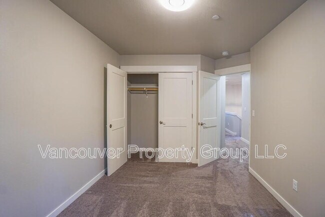 Building Photo - 2429 NE 54th St