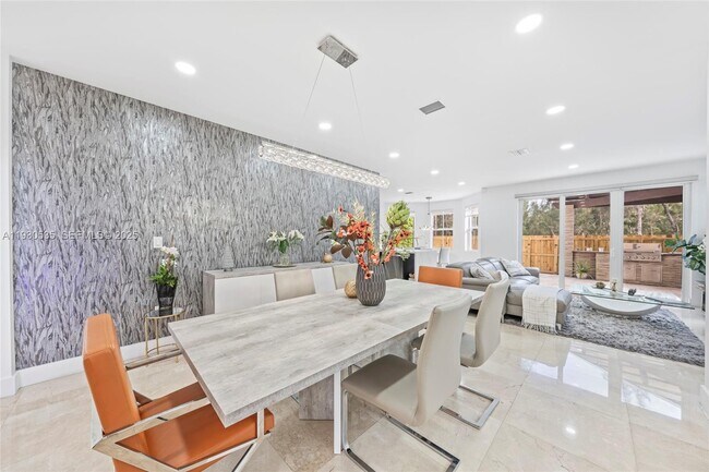 Building Photo - 6933 NW 104th Ct