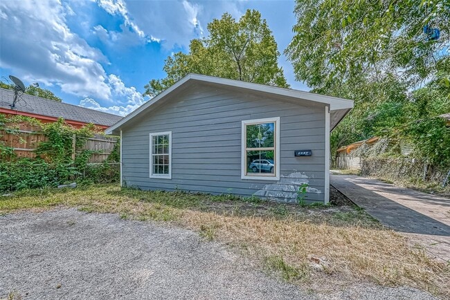 Building Photo - 4416 Quitman St