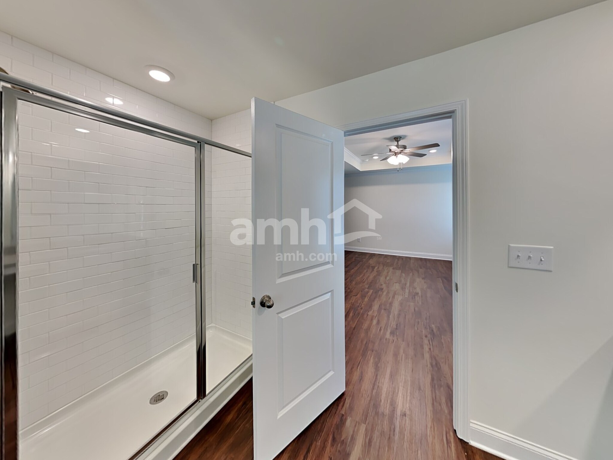 Building Photo - 881 Headland Wy