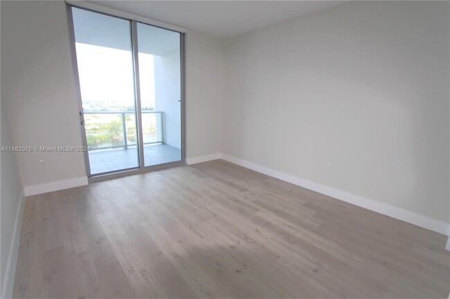 Building Photo - 17301 Biscayne Blvd
