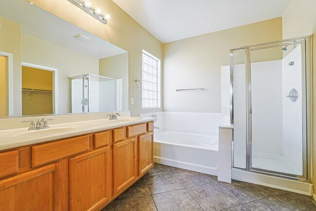 Building Photo - 3705 E Jaguar Ave