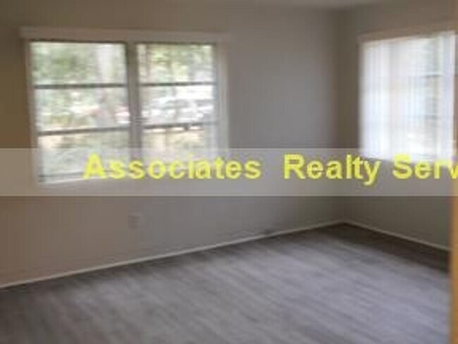 Building Photo - Adams &amp; Federici-911 &amp; 913